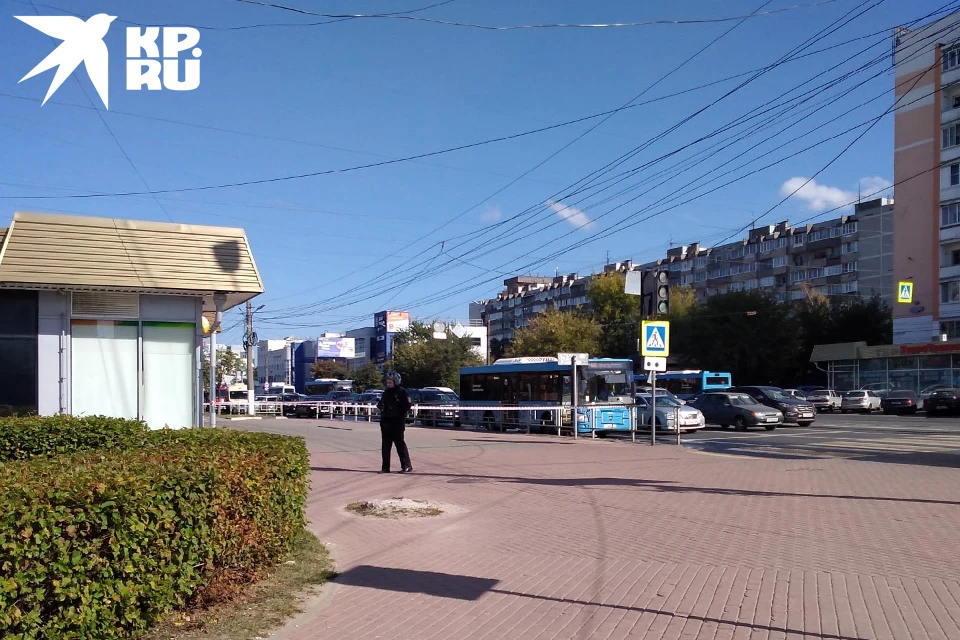Здание оцепили из-за подозрительного предмета.