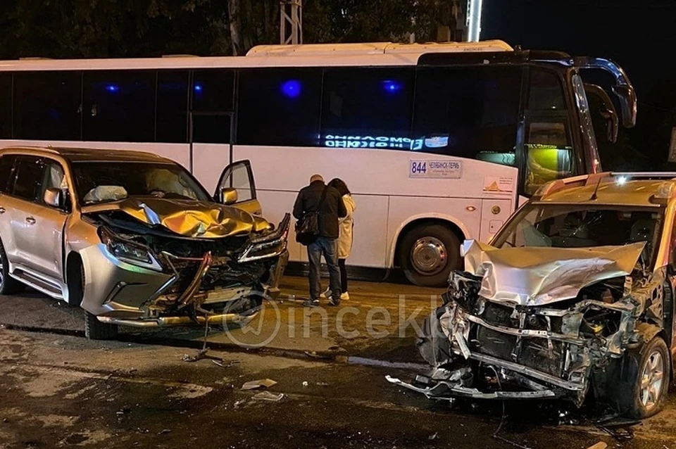 Авария произошла на Белинского - Щорса Фото: группа ВКонтакте Инцидент Екатеринбург