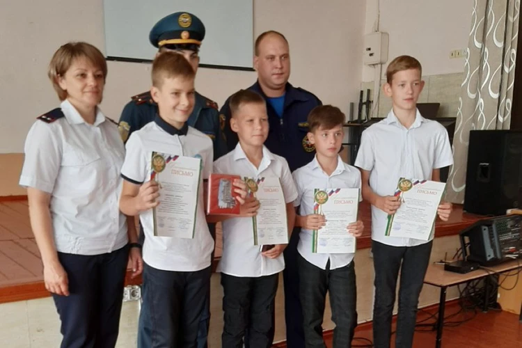 В Ростовской области пятеро школьников потушили ландшафтный пожар, не дожидаясь спасателей