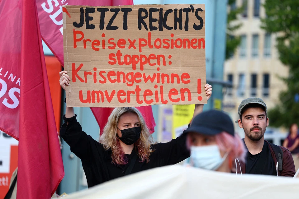 Немцы не желают экономить и выходят на митинги против роста цен на энергоносители.