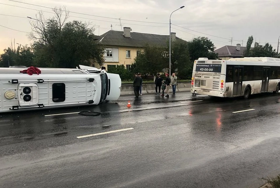 Новости волгограда общественный транспорт. Авария с маршруткой Волгоград.