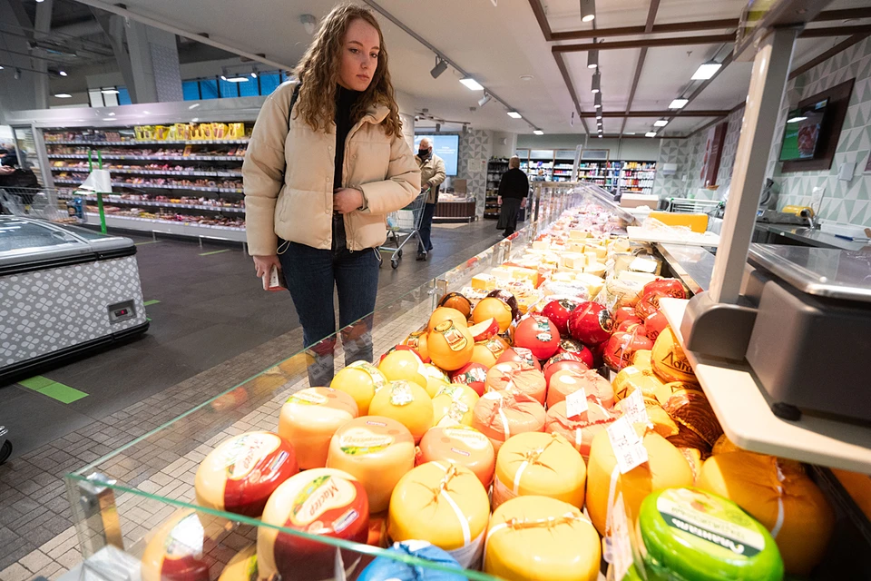 Зато продажи в продуктовых магазинах, наоборот, выросли