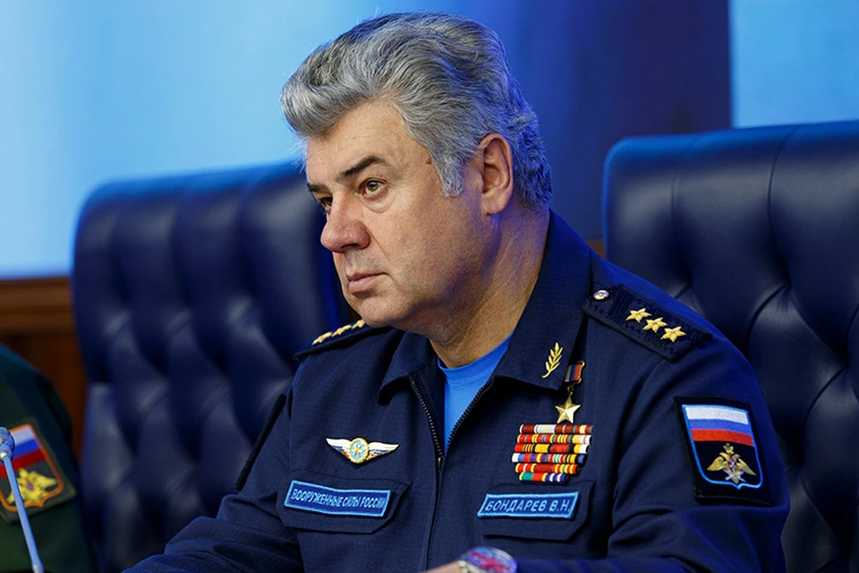 Виктор Бондарев написал рапорт на имя министра обороны России с просьбой вернуть его в армейский строй