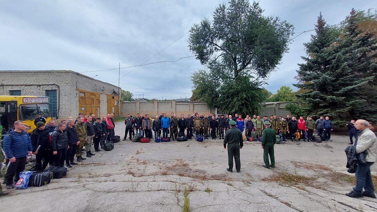 «Бегать никто не собирается»: в Саратове проводили в дорогу резервистов из  Заводского района - KP.RU