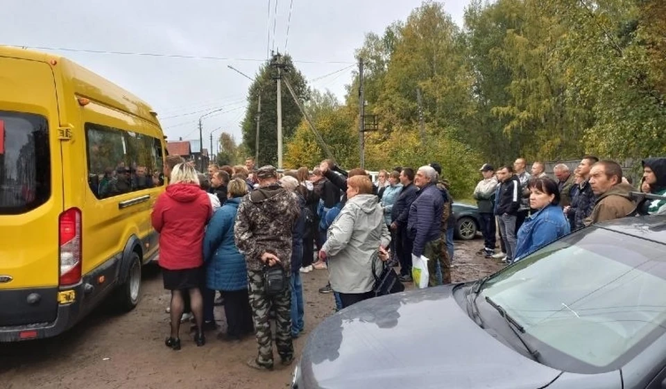 Макарьевцы, призванные по частичной мобилизации, отправляются на автобусах в учебку в областной центр Фото: Макарьевский вестник
