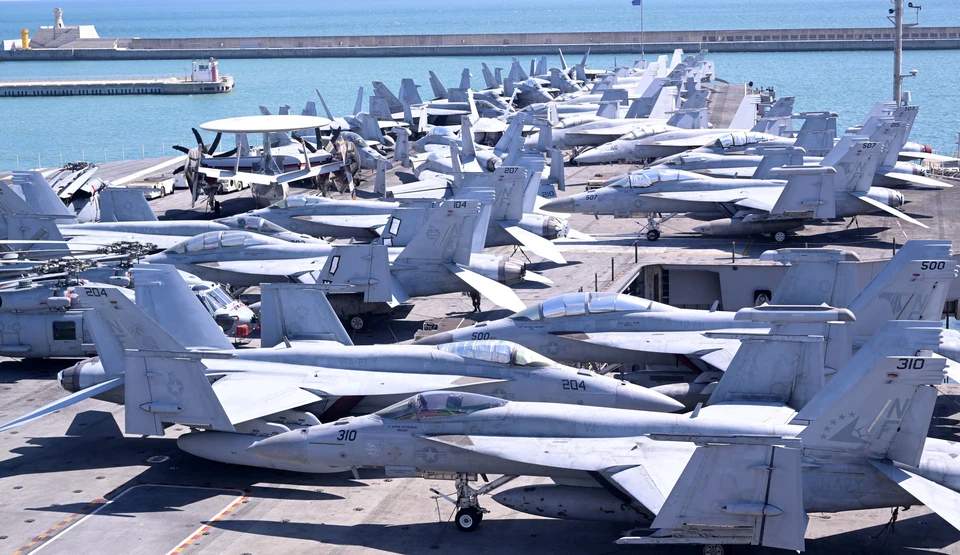 Авианосец ВМС США USS Ronald Reagan