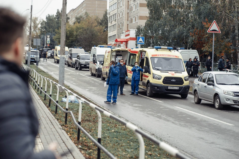 Безопасность школ начали обсуждать после трагедии в Ижевске