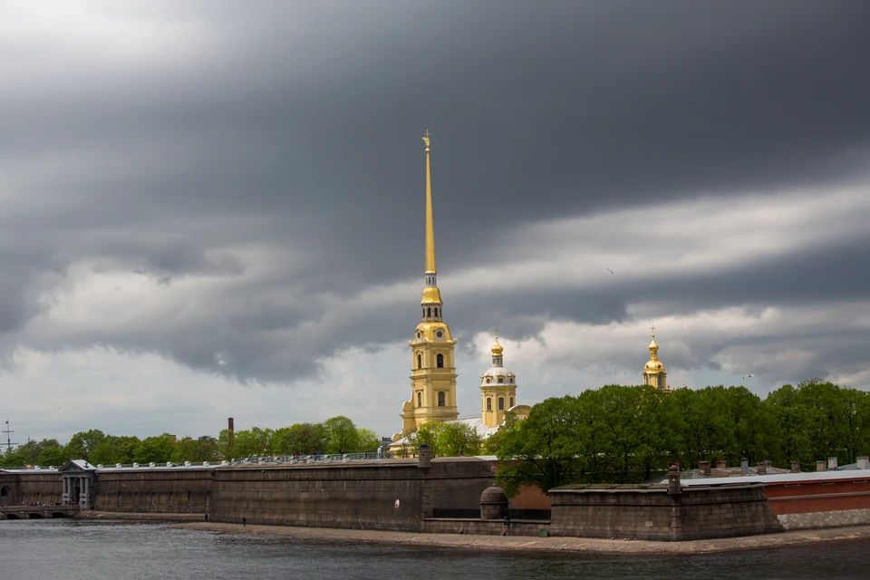 Праздничный митинг-концерт прошел в Петропавловской крепости.