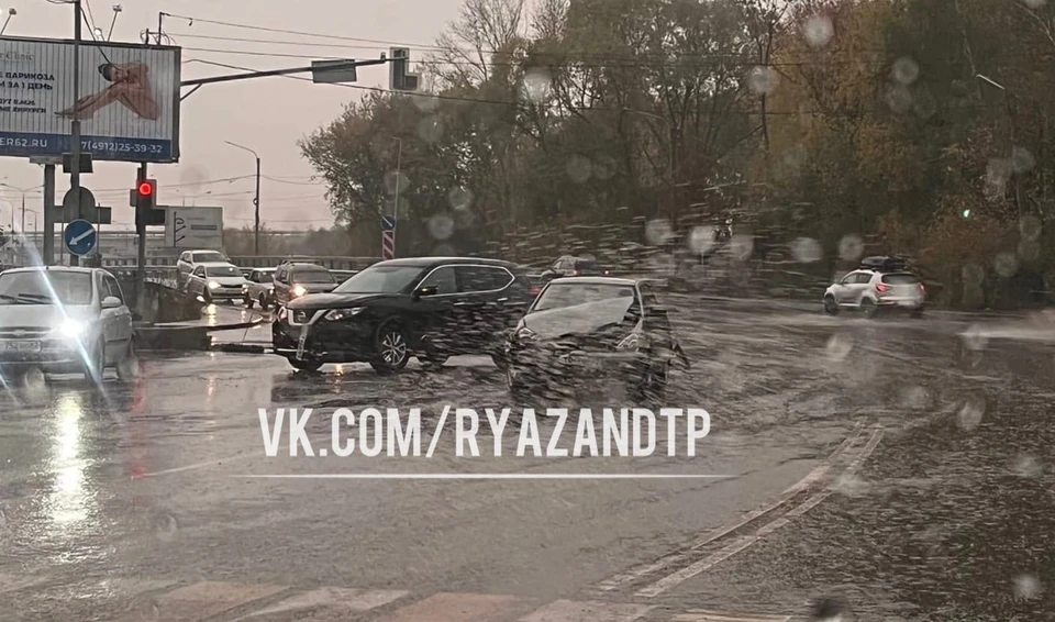 На улице Солнечной в Рязани произошло жесткое ДТП. Фото: «ДТП | Аварии | Рязань».