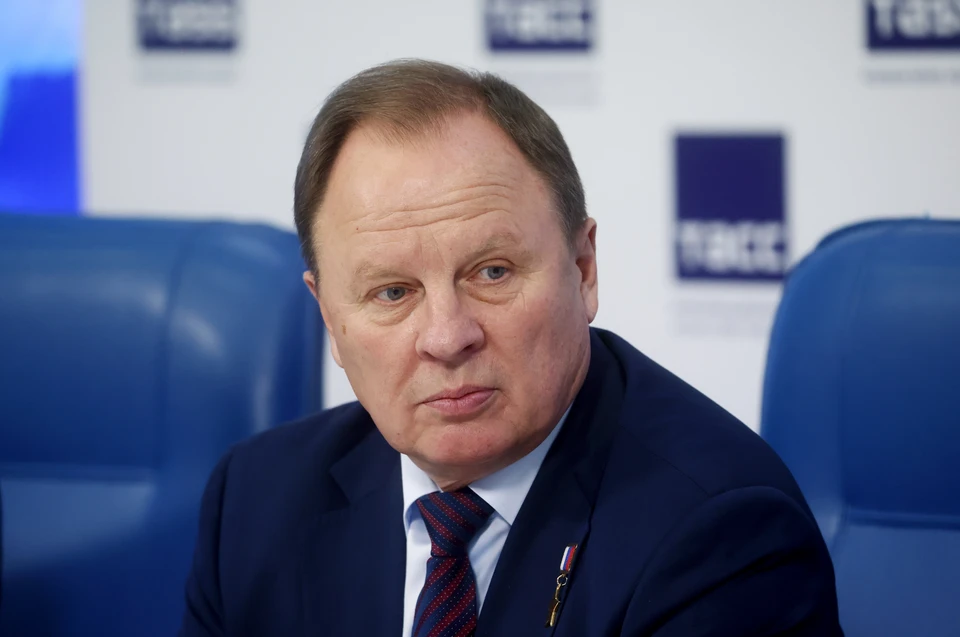 Председатель президиума Общероссийской организации «Офицеры России», Герой России Сергей Липовой поддержал мобилизованных москвичей. Фото: Станислав Красильников/ТАСС.