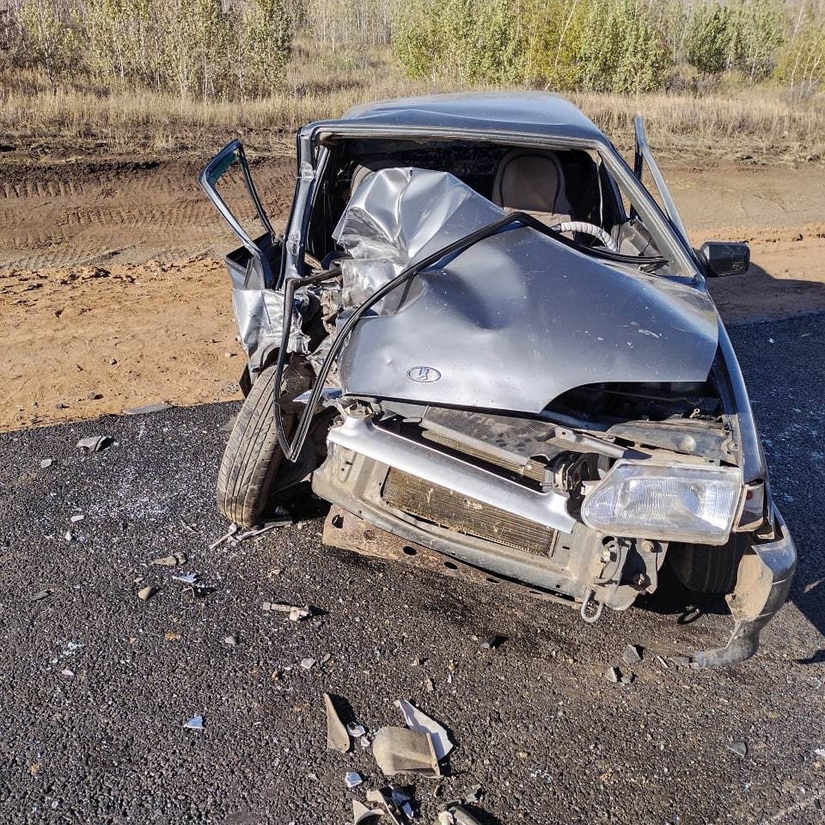 В Новосергиевском районе пострадавшие в ДТП после столкновения самосвала и  «Самары» доставлены в больницу - KP.RU