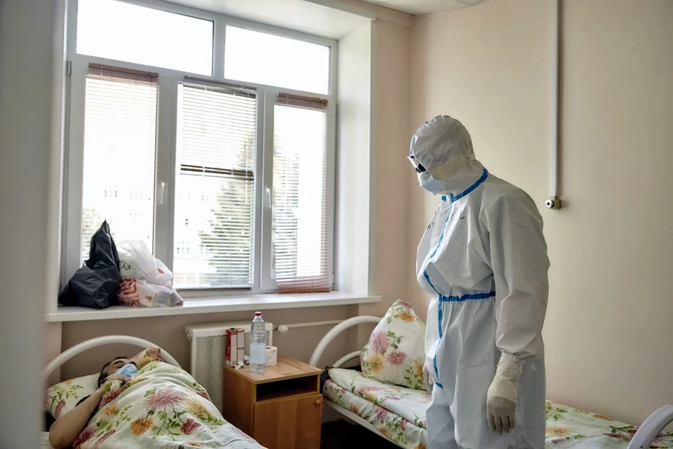 Количество заболевших за сутки в последнее время снижается, но тем не менее 8 октября госпитализировано 16 человек.