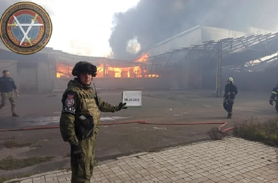 В результате обстрела начался пожар в типографии в Кировском районе Донецка. Фото: СЦКК ДНР