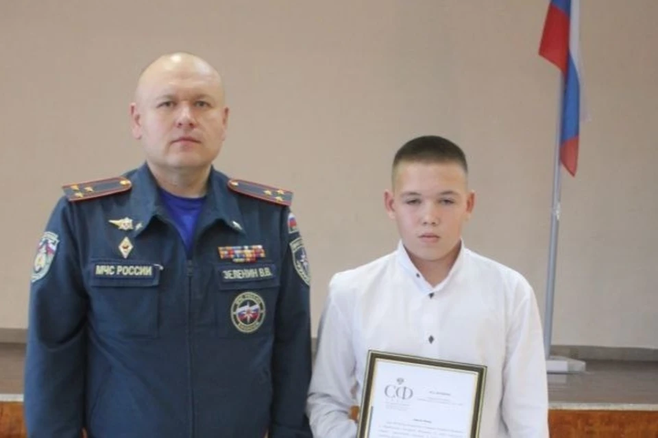 Макар Мушков спас тонущего четырехлетнего мальчика из пруда. Фото: МЧС Чувашии