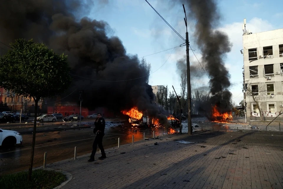 Последствия одного из взрывов в Киеве 10 октября 2022