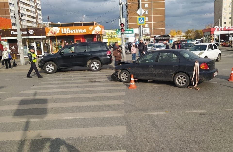Инспекторы установили, что за рулем Kia была 28-летняя мать ребенка. Фото: ГИБДД по Екатеринбургу