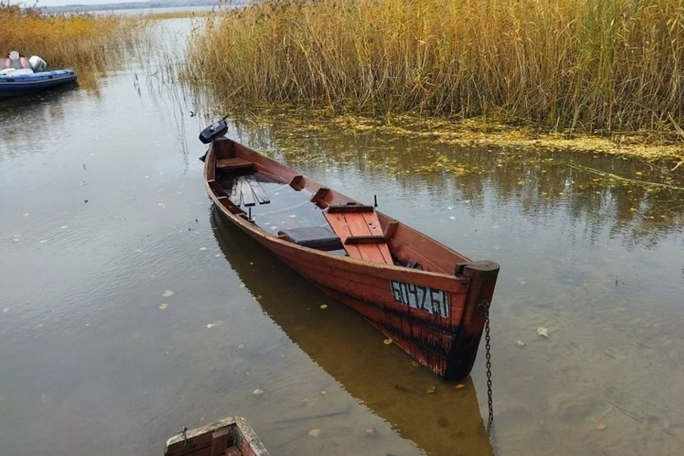 Рыбак утонул, когда моторную лодку перевернула волна на середине озера. Фото: УСК по Витебской области