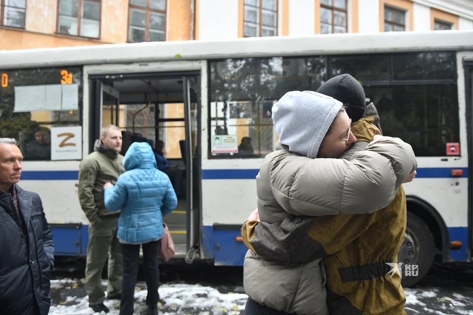 Автобус отъехал от Чкаловского военкомата