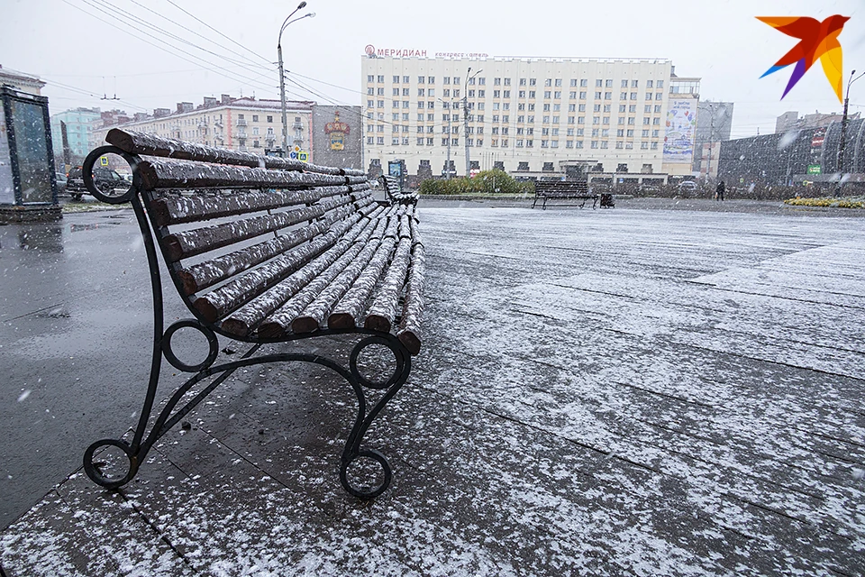 Водителям советуют менять летнюю резину на зимнюю.