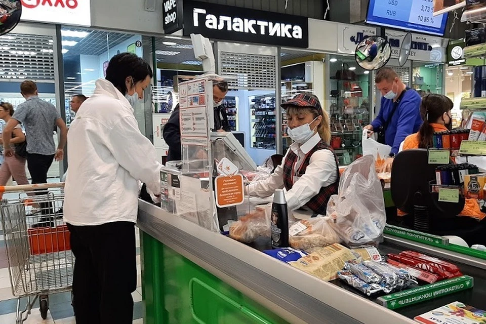 В Минске требуются продавцы и контролеры кассиры, а также несколько другие рабочие и специалисты. Фотоиллюстрация: София ГОЛУБ
