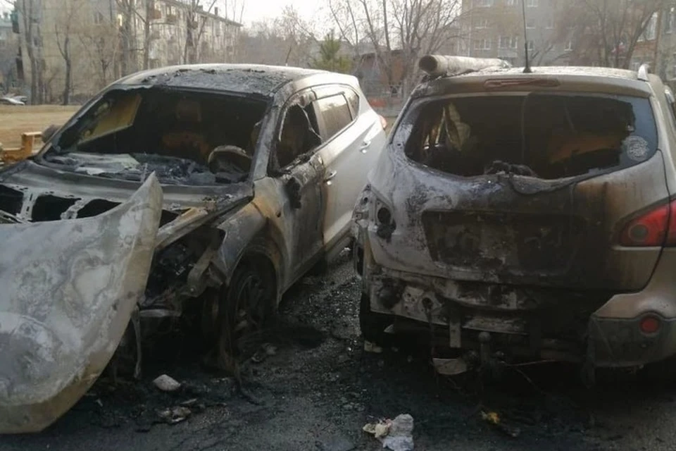 Пламя удалось сбить до того, как оно перекинулось на другие автомобили