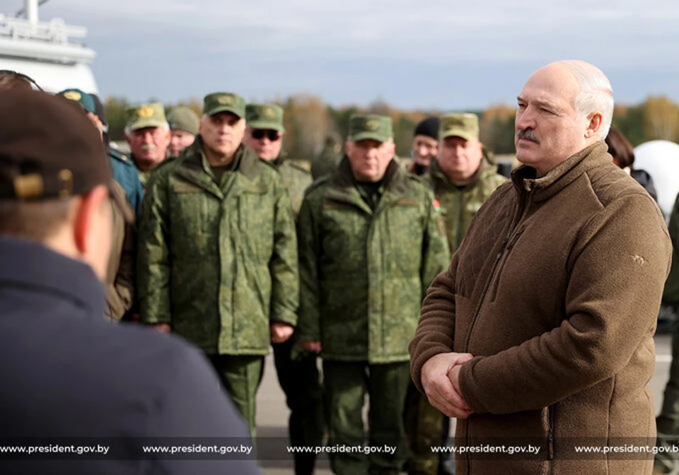 Во время общения с журналистами. Фото: president.gov.by