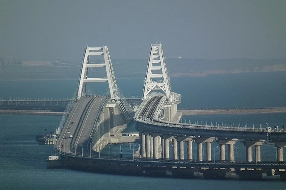 На Крымском мосту завершается демонтаж обвалившихся пролетов