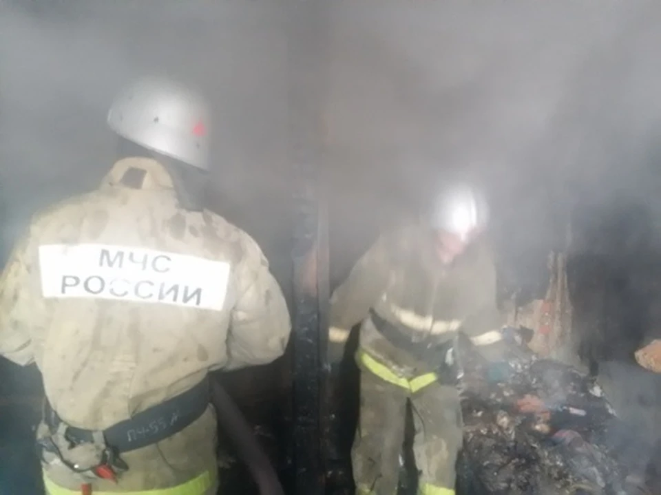 Пожар был сложным, и спасти мужчину, находившегося внутри горевшего дома, не удалось.