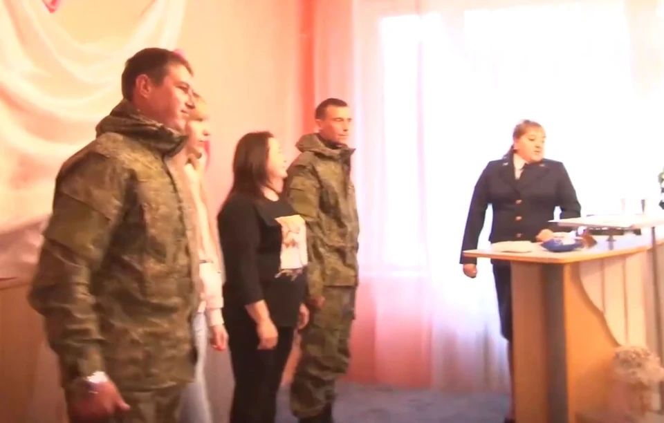 В горе и в радости: мобилизованные женились на своих возлюбленных на Донбассе