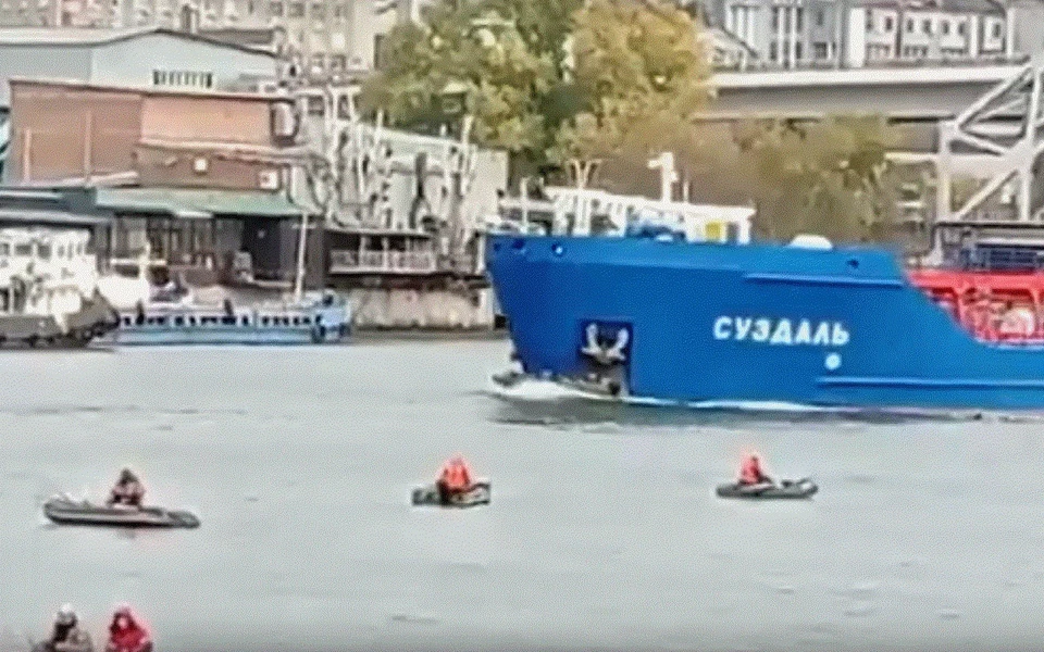 На линии фарватера находились несколько лодок. Фото: соцсети.