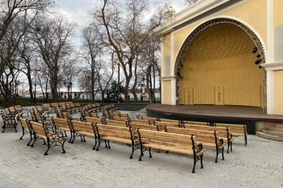Приморский бульвар - объект культурного наследия, поэтому возводить сооружения на капитальном фундаменте здесь недопустимо. Фото: пресс-служба правительства Севастополя