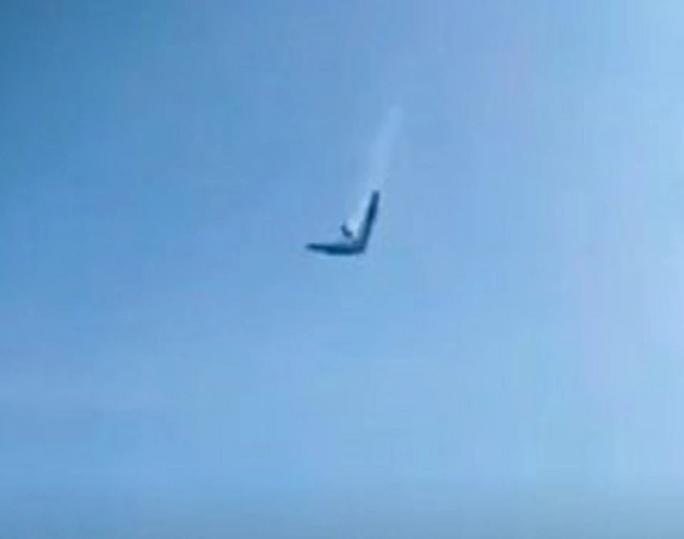 Он падал вниз в огне