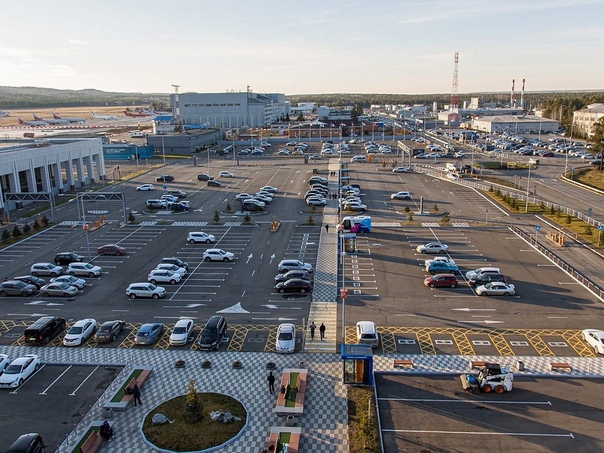 В аэропорту Красноярска обновили навигацию парковки возле терминала - KP.RU