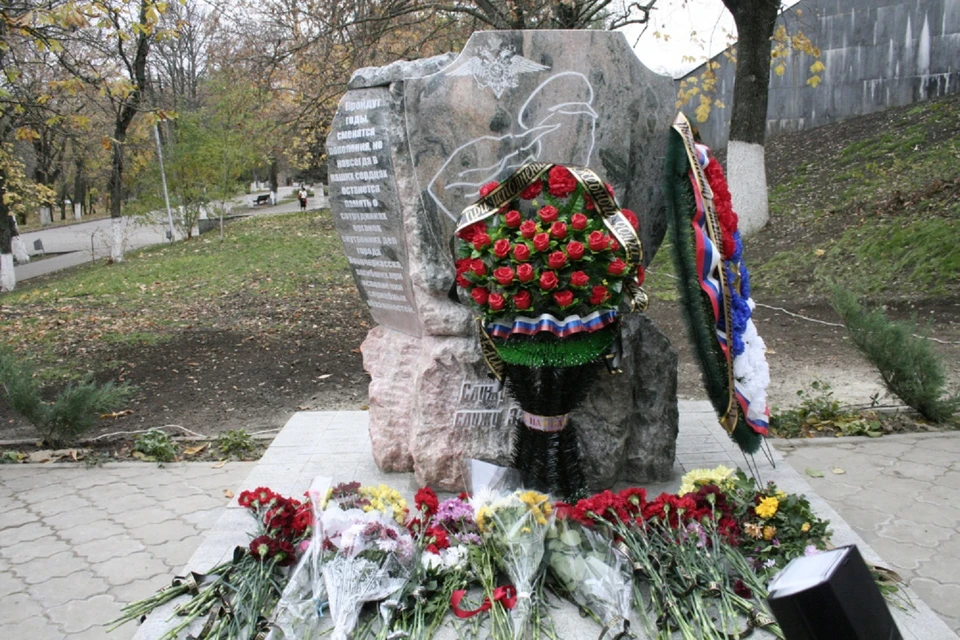 В Новочеркасске открыли памятник погибшим при исполнении обязанностей полицейским. Фото: городская Дума Новочеркасска.
