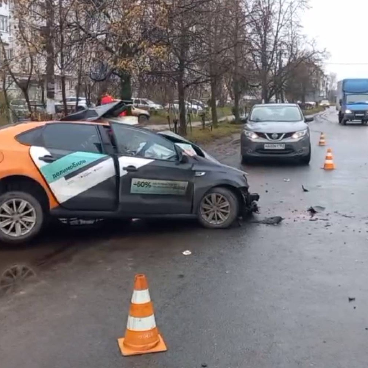 Три человека пострадали в массовом ДТП в Дзержинске 9 ноября - KP.RU