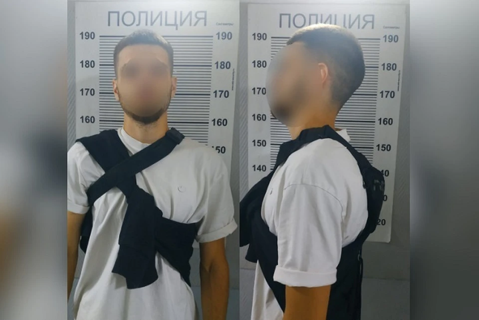 При задержании у парня изъяли 15 свертков с наркотиками, позже у него дома нашли еще запрещенные вещества. Фото: УМВД по Екатеринбургу