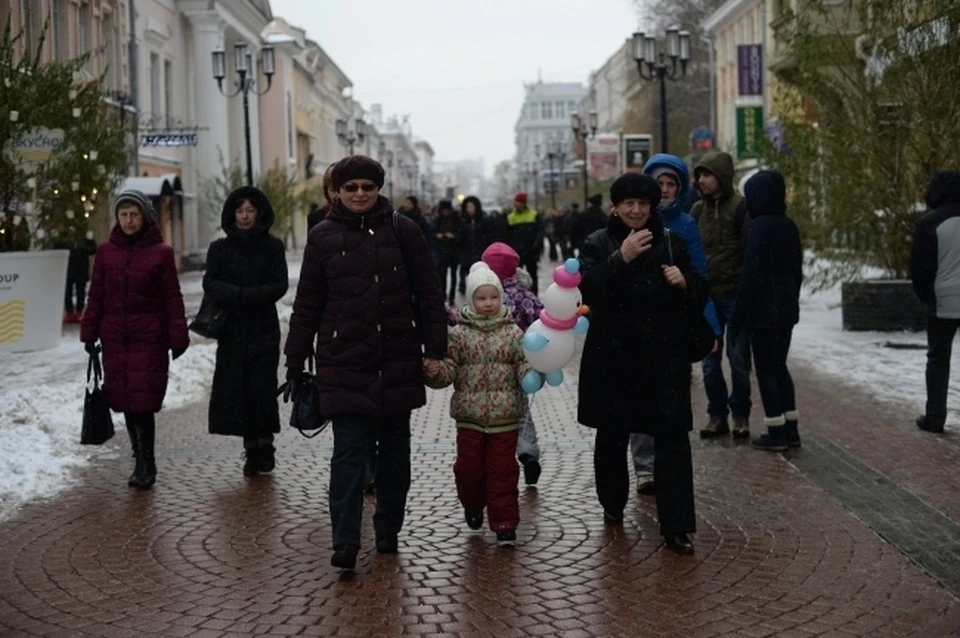 В большом городе жило двое детей. Россия как живут люди. Люди из Казани. Фото людей из Казани. Длинные выходные ожидают жителей Челябинской области в ноябре.