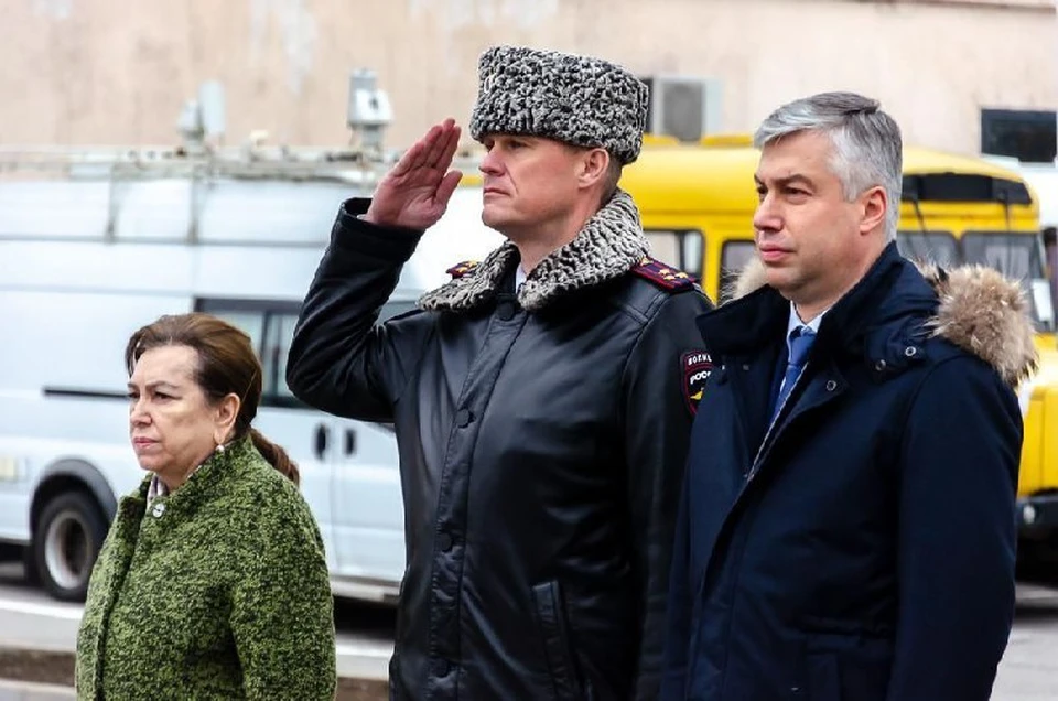 Сити-менеджер Алексей Логвиненко поздравил ростовских сотрудников ППС с профессиональным праздником. Фото: телеграм-канал Алексея Логвиненко.
