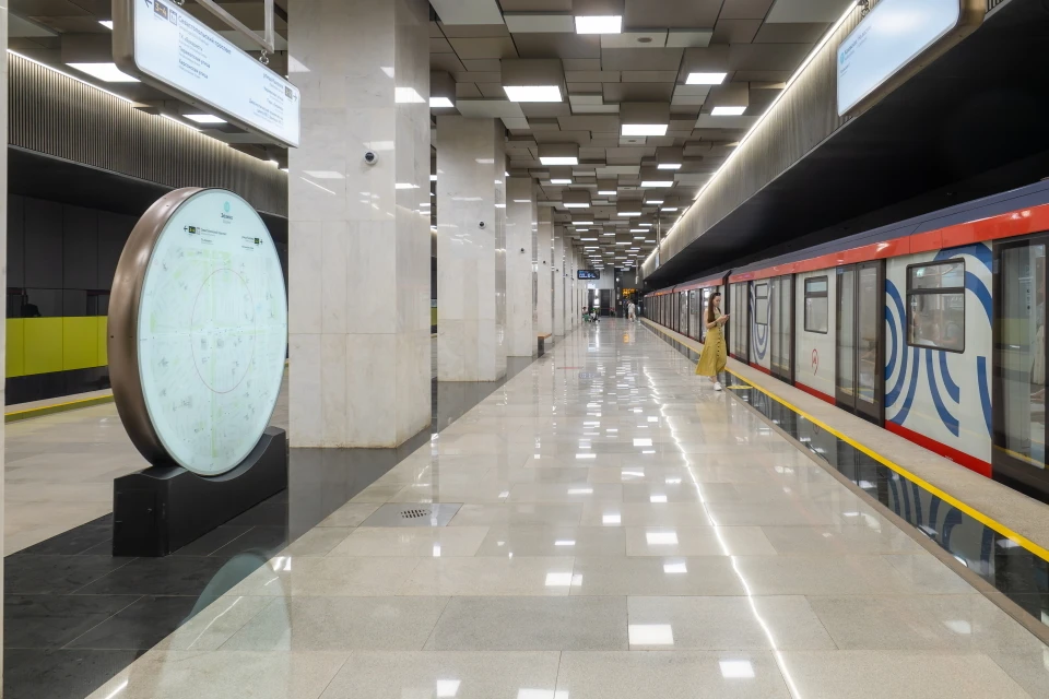 Вход на станцию метро «Комсомольская» со стороны Ленинградского вокзала в Москве временно закроют