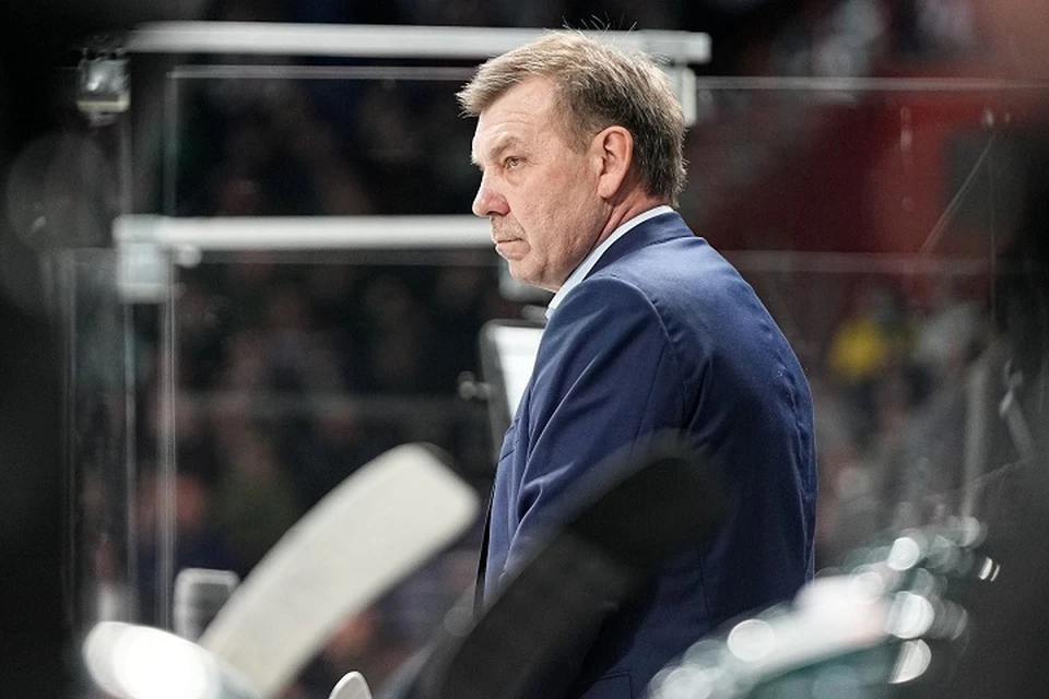 Олег Знарок занимает должность главного тренера с апреля 2022 года. Фото: Ильнар Тухбатов, пресс-служба ХК «Ак Барс»