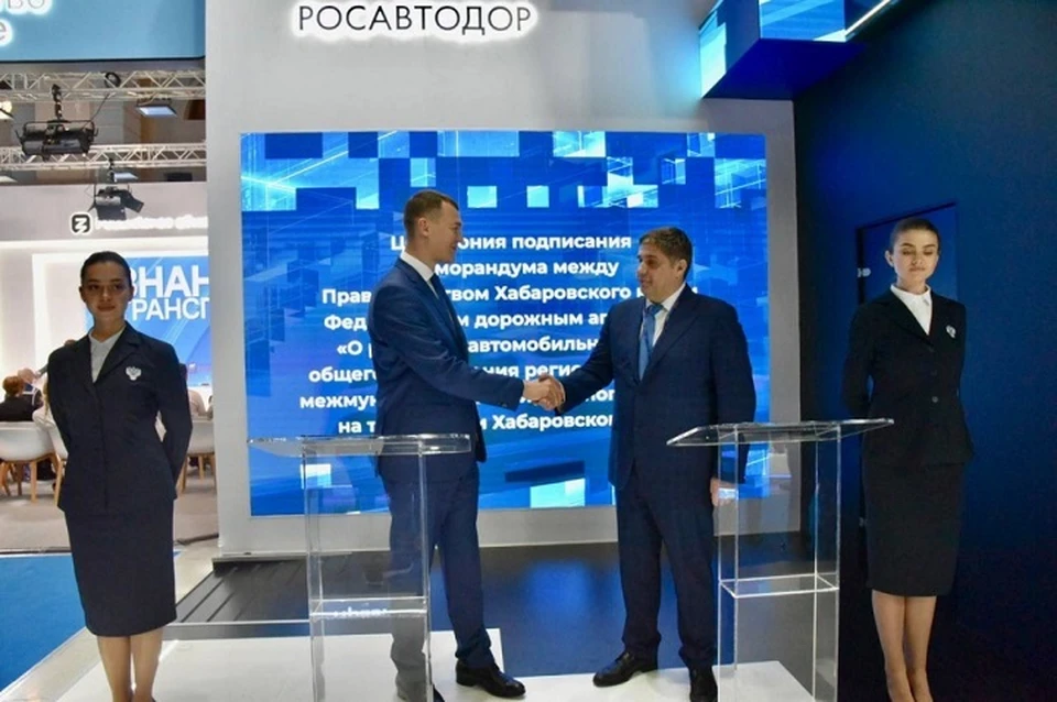 Михаил Дегтярев и глава Росавтодора Роман Новиков