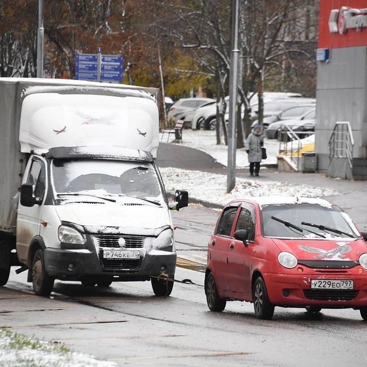 Автоэксперт дал советы, как не попасть в ДТП на летней резине в снег - KP.RU