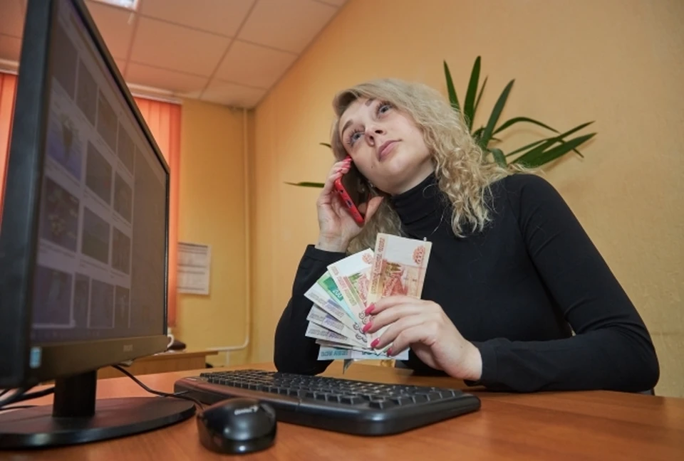 В Якутске врач частной клиники и преподаватель университета пополнили счета мошенников, желая заработать на инвестициях
