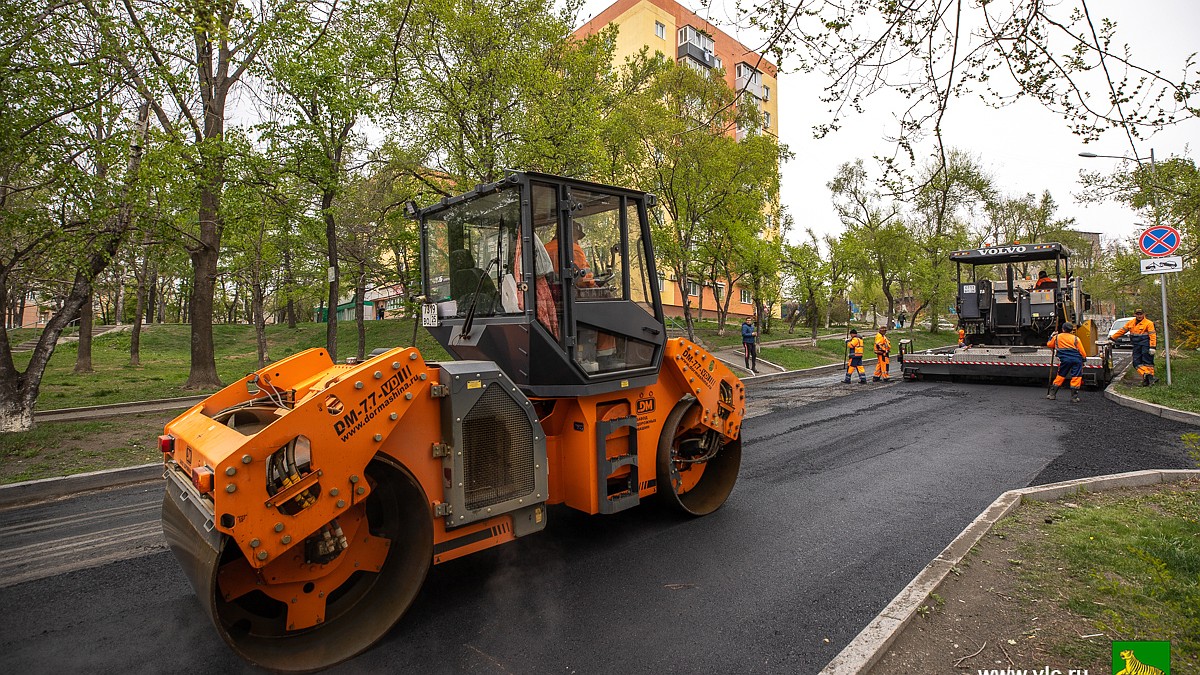 Больше 100 тысяч квадратных метров асфальта уложили во Владивостоке за  прошедший сезон - KP.RU