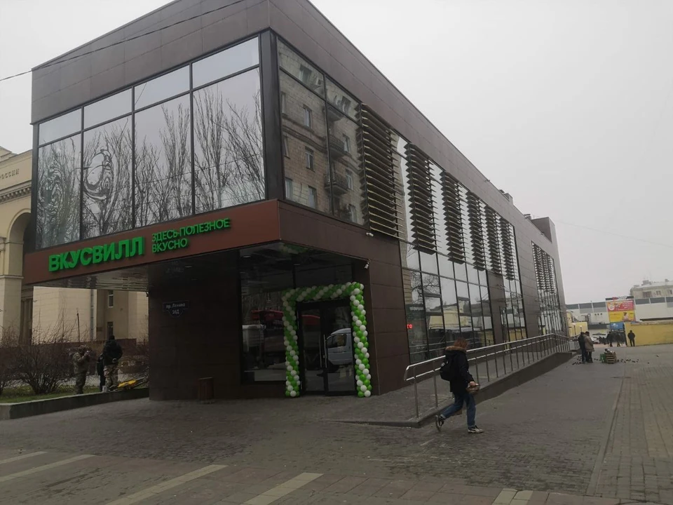 В скандальном фуд-корте в центре Волгограда открылся продуктовый магазин