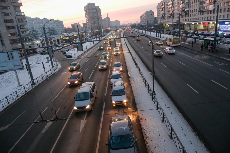 Восьмибалльные пробки образовались в Петербурге 25 ноября