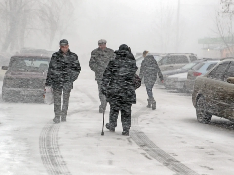 Погода коми сыктывкар на 3. Метель в городе. Усиление ветра. Погодные условия. Метель в Коми.