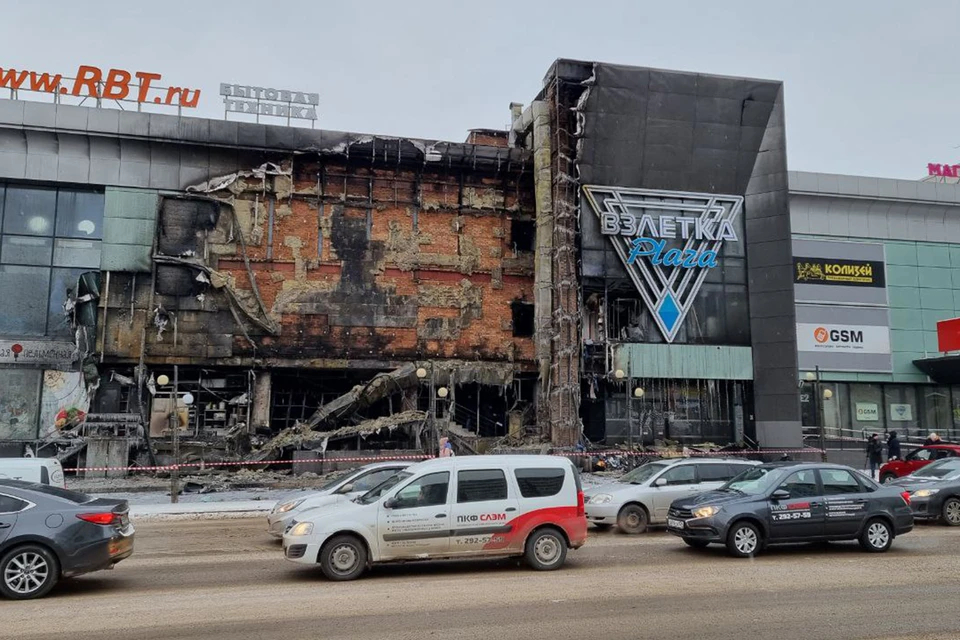 Появились кадры последствий пожара в ТЦ «Взлетка Plaza» в Красноярске