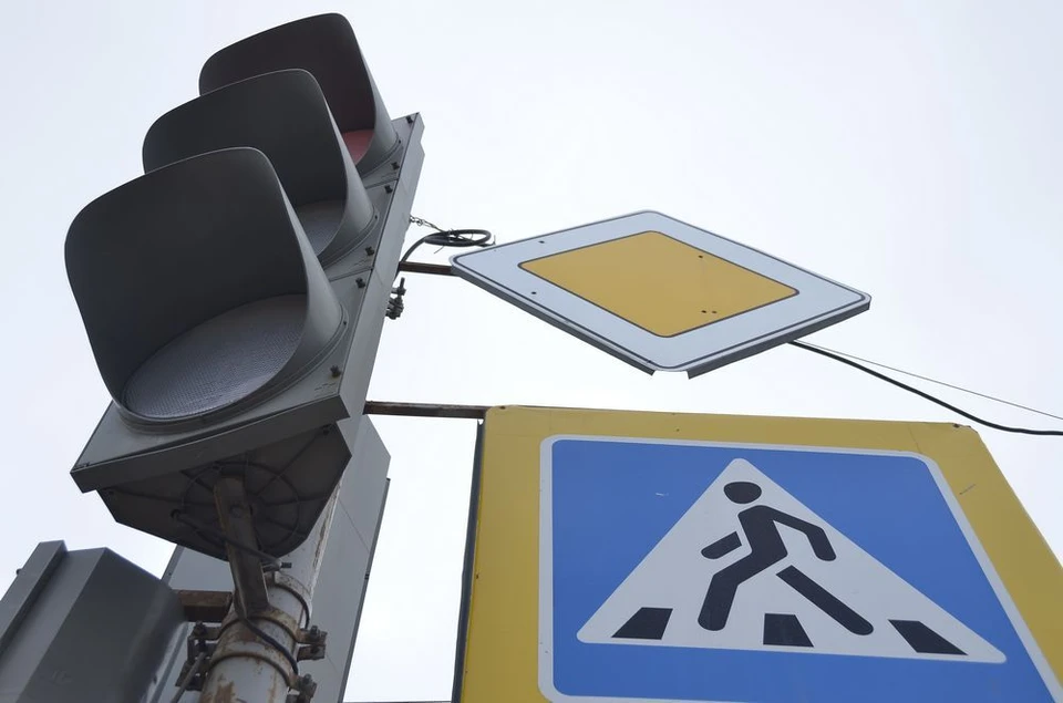 На пересечении улиц Тульского Рабочего Полка и Оружейной в Туле установили новый светофор