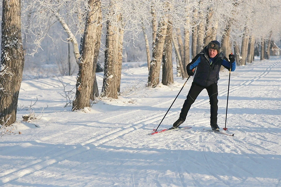 Лыжник в городе